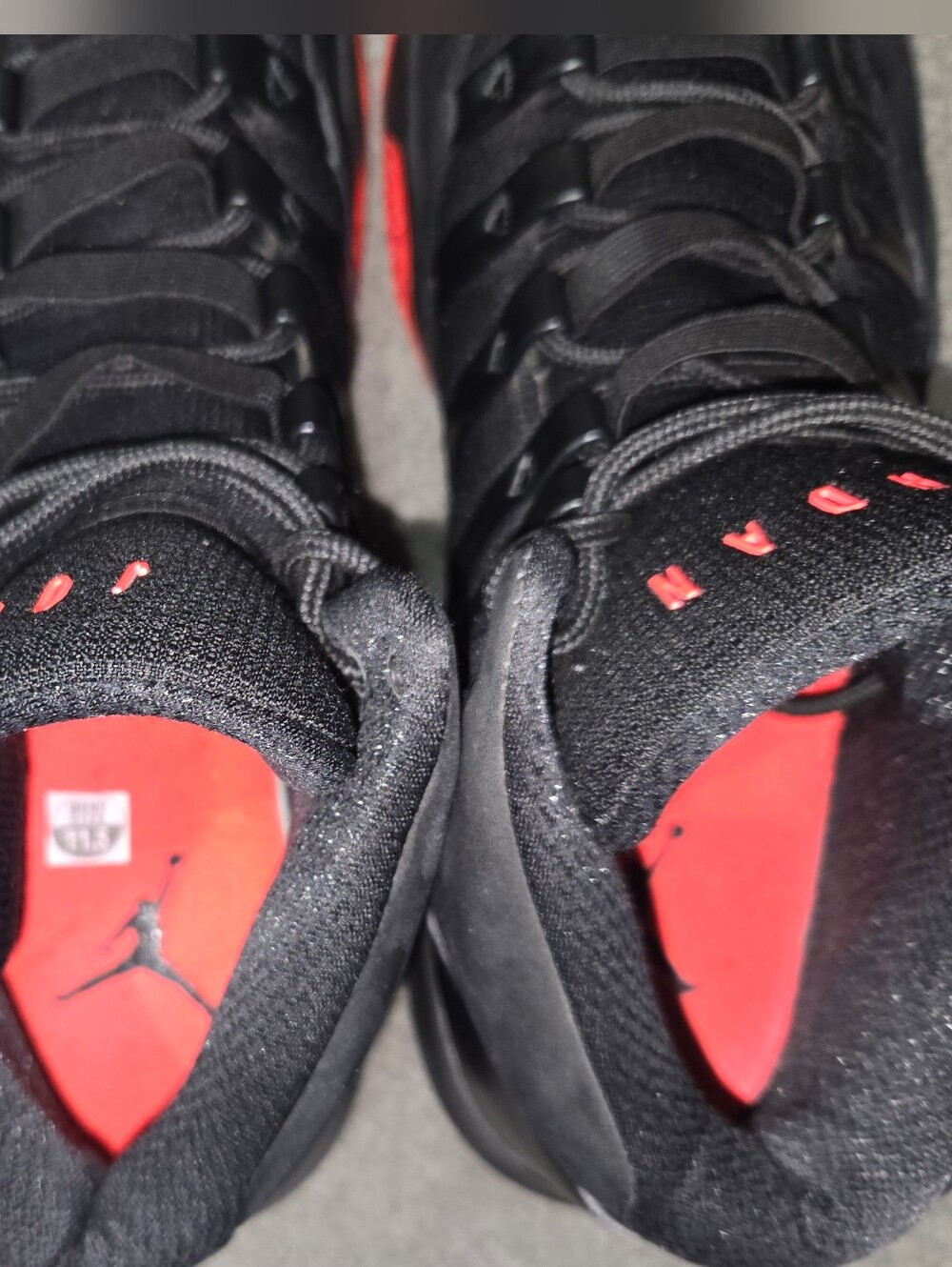 Air Jordan Max Aura "Black Infrared" - Picture 6 of 13